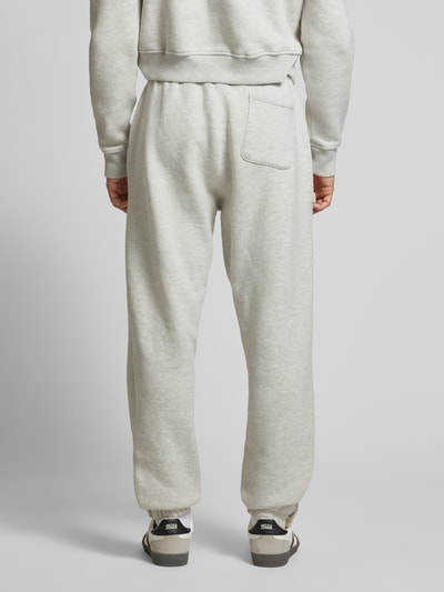 BLKVIS Sweatpants mit Label-Details Hellgrau Melange 5