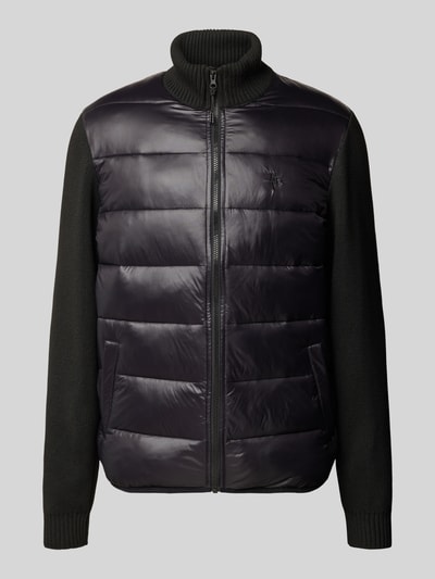 Produktfoto, Leichtsteppjacke mit Strickärmeln und Stehkragen von REVIEW, zwart met glanzend oppervlak, doorgestikte panelen, gebreide mouwen, opstaande kraag, labelstitching, ritssluiting, steekzakken, regular fit, context: Heren licht gewatteerd jack met gebreide mouwen, opstaande kraag, labelstitching, ritssluiting, steekzakken, ruglengte maat M 70 cm, schouderbreedte 46 cm, borstwijdte 52 cm, mouwlengte 73 cm.