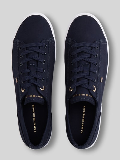 Tommy Hilfiger Sneakersy o niskim kroju z płótna z aplikacją z logo Ciemnoniebieski 3