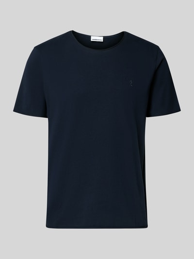 Produktfoto, einfarbiges Regular Fit T-Shirt aus reiner Bio-Baumwolle mit Rollsaum und Logo-Stitching, Modell 'JAAMES' von Armedangels.