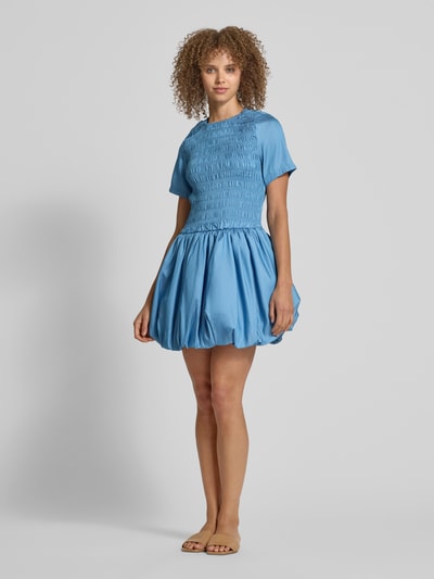 Amy Lynn Cocktailkleid mit Smok-Details Modell 'Eleonor' Blau 1