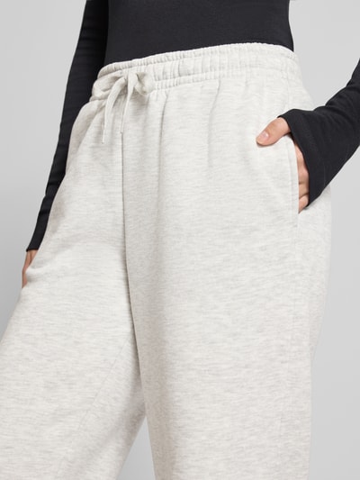 Gina Tricot Spodnie dresowe o kroju straight fit z tunelem Jasnoszary melanż 3