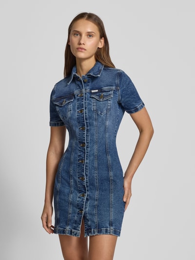Guess Jeans Sukienka jeansowa z wykładanym kołnierzem Jeansowy niebieski 4