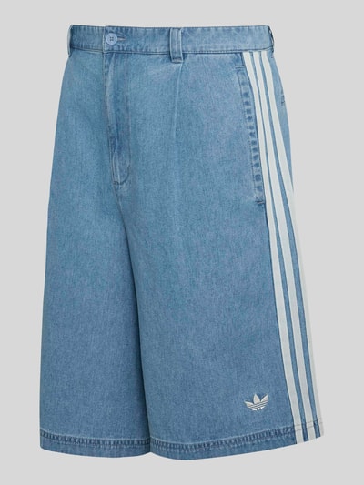 Produktfoto, Loose Fit Bermuda aus Baumwoll-Mix von adidas Originals, imitacja denimu, krój loose fit, aplikacja z logo, zapięcie na guzik i zamek błyskawiczny, mieszanka bawełny