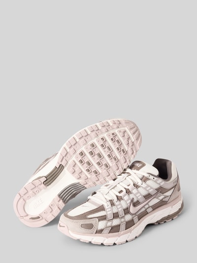 Nike Sneaker mit Logo-Stitching Modell 'P-6000' Hellgrau 4