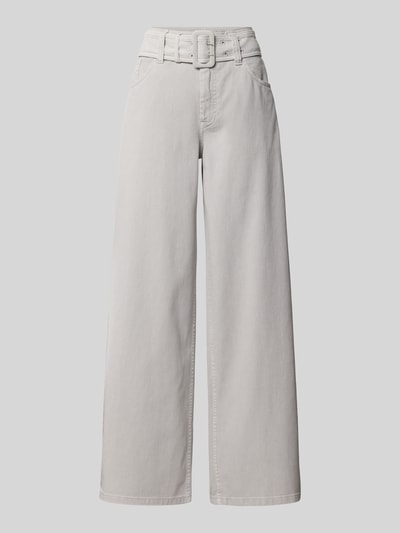 Produktfoto, Wide Fit Jeans mit integriertem Gürtel von BAUM & PFERDGARTEN in hellem Baumwoll-Mix, 5-Pocket-Design, Knopf-Reißverschluss, strukturierte Oberfläche