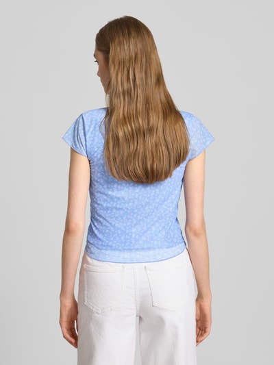 Review T-shirt z obszyciem koronką Błękitny 5