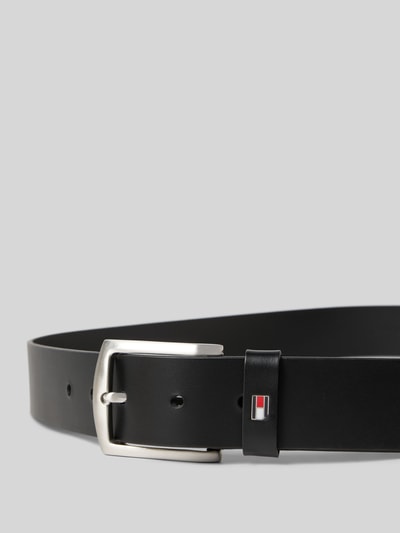 Produktfoto, Ledergürtel mit Dornschließe von Tommy Hilfiger aus Echtleder in Schwarz mit feiner Narbung, Logo-Prägung, Gürtelbreite: 3,5 cm