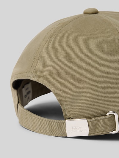 Produktfoto, Basecap mit Label-Stitching von MADS NØRGAARD aus reiner Baumwolle in Khaki mit verstärktem, größenverstellbarem Schirm