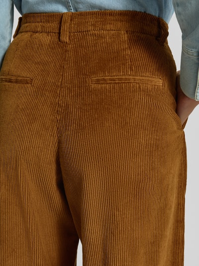 Produktfoto, brązowa Relaxed Fit Cordhose aus Baumwoll-Mix Modell 'ROJA' von Selected, wyraźna prążkowana struktura, damska cordhose