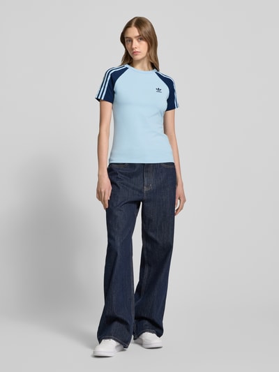 adidas Originals T-Shirt mit Label-Stitching Bleu 1