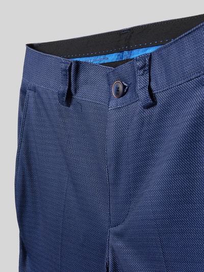 Produktfoto, Stoffhose mit französischen Eingrifftaschen von G.O.L. in Blau, Material-Mix mit Viskose, Slim Fit, Detailaufnahme, Knopf- und Reißverschluss, sichtbare Gesäß- und Eingrifftaschen