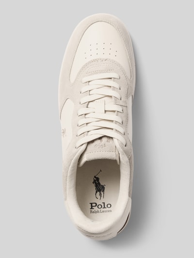 Produktfoto, cremefarbener Sneaker aus echtem Leder Modell 'MASTERS CRT' von Polo Ralph Lauren, glatte und strukturierte Oberflächen, Herren Sneaker