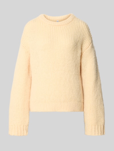 Produktfoto, cremefarbener Regular Fit Pullover im Two Tone Look Modell 'DORTHEA' von PIECES, weiche Stricktextur, Damen Pullover