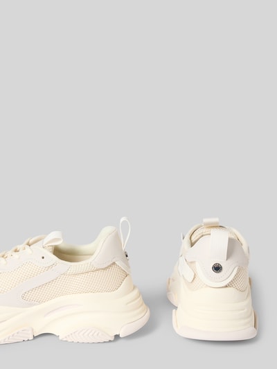 Productfoto, Sneaker met label-details model 'Possession' van Steve Madden in beige, afgeronde vorm, gecoat leer, profielzool, dames sneaker.