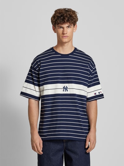 CHAMPION T-shirt o kroju oversized z wyhaftowanym logo Granatowy 4