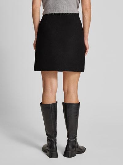 Vero Moda Spódnica mini z bocznymi wpuszczanymi kieszeniami model ‘FORTUNEALLISON’ Czarny 5