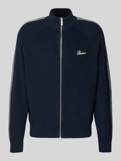 Produktfoto, Regular Fit Jacke in Strick-Optik Modell 'Retro' von REVIEW in Dunkelblau mit Stehkragen, Reißverschluss und Logo-Stitching, reine Baumwolle