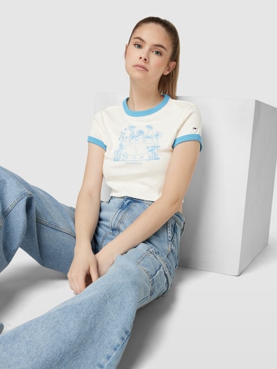 Tommy Jeans T-shirt krótki z nadrukowanym motywem model ‘HOMEGROWN’ Złamany biały 3