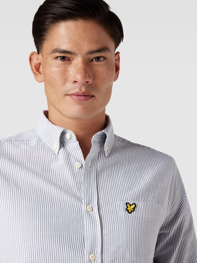 Lyle & Scott Koszula casualowa o kroju slim fit ze wzorem w paski model ‘Oxford’ Jasnoszary 3