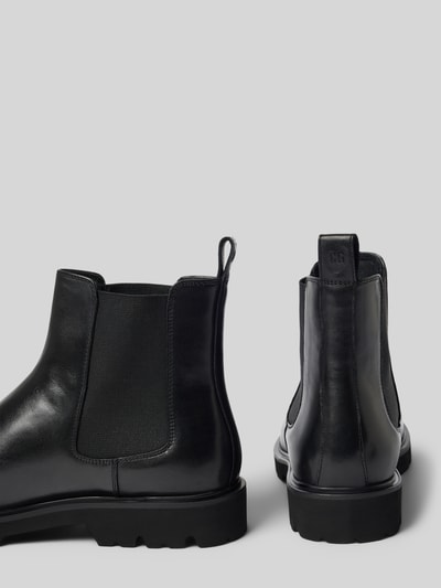Produktfoto, Stiefel aus echtem Leder in glatter-Optik Modell 'ULMER' von CG – CLUB of GENTS, schwarze Farbe, profilierte Sohle, abgerundete Form, Absatzhöhe 4 cm, Schafthöhe 14 cm, Schaftweite 12 cm, seitlich elastisch