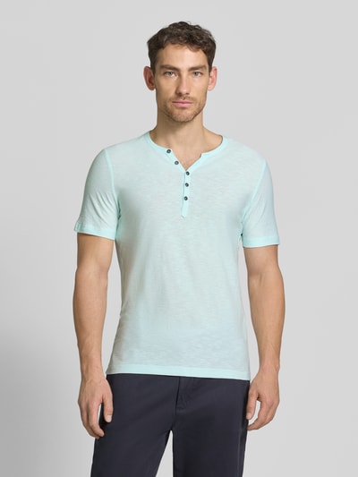 MCNEAL T-Shirt mit V-Ausschnitt und Knopfleiste Helltuerkis 4