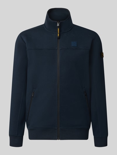 Produktfoto, Sweatjacke mit Label-Patches und Stehkragen von PME Legend aus dunkelblauem Baumwoll-Mix mit Stretch, gerippte Abschlüsse, Reißverschlusstaschen, Reißverschluss und Label-Patches, Straight Fit, glatte Struktur