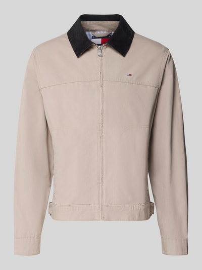 Produktfoto, Regular Fit Ranch-Jacke aus reiner Baumwolle von Tommy Jeans, efekt: jednolity kolor, wykładany kołnierz ze sztruksu, zamek błyskawiczny, wyhaftowane logo, długi rękaw, mankiety, regulacja szerokości na dole, boczne kieszenie na zamek, bawełna