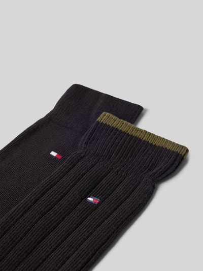Produktfoto, Socken aus Baumwoll-Mix von Tommy Hilfiger in Schwarz mit olivgrünem Detail und feiner Rippstruktur, Herren Socken