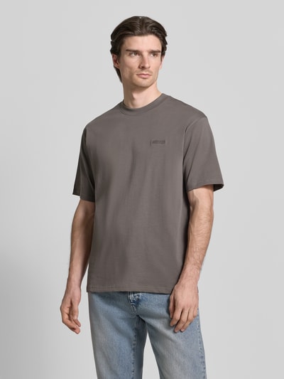 WOODBIRD T-shirt o kroju regular fit z czystej bawełny model „Baine” Antracytowy 4