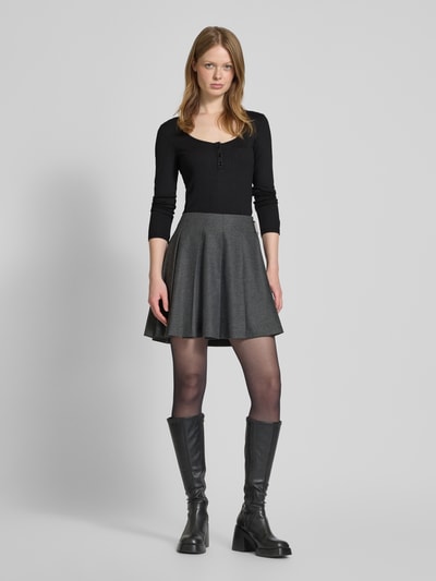 Guess Longsleeve mit U-Boot-Ausschnitt Black 1