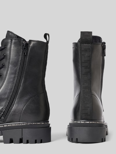 Produktfoto, schwarze Schnürstiefel aus echtem Rindsleder von Tamaris, grobe Profilsohle, dezente Nahtdetails, Damen Schnürstiefel von Tamaris