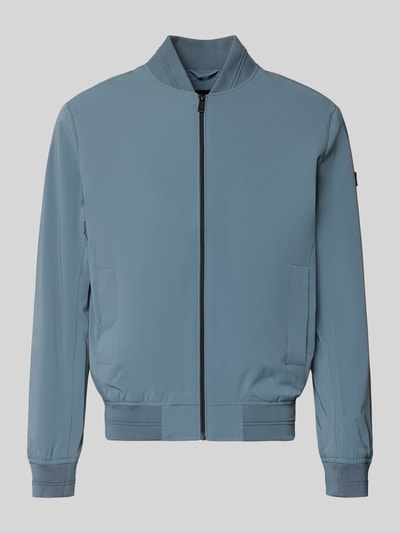 Produktfoto, Regular Fit Bomberjacke mit Stehkragen van Guess in lichtblauw met steekzakken, ritssluiting, elastische boorden, ruglengte maat M 67 cm, schouderbreedte 46 cm, borstwijdte 55 cm, mouwlengte 67 cm