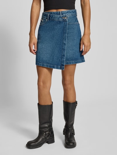 Calvin Klein Jeans Jeansrock in Wickel-Optik mit Label-Detail Jeansblau 4