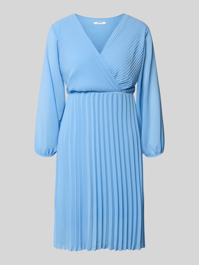 Produktfoto, Knielanges Kleid mit Plisseefalten Modell 'Im44sa' von ZABAIONE in Hellblau, Wickel-Optik, Taillierter Schnitt, glatte Textur