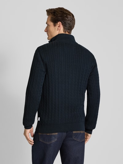 Lindbergh Troyer mit Zopfmuster und Label-Detail Dunkelblau 5