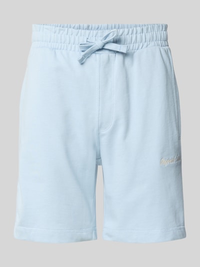 Produktfoto, Sweatshorts mit Stitching Modell 'KARL' von Jack & Jones in hellblauem Baumwoll-Mix, Regular Fit, elastischer Bund, glatte Struktur.