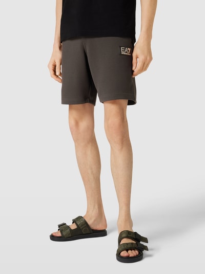 EA7 Emporio Armani Sweatshorts mit Label-Patch Anthrazit 4