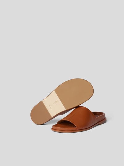 Aeyde Slides aus Brand-Prägung Cognac  5