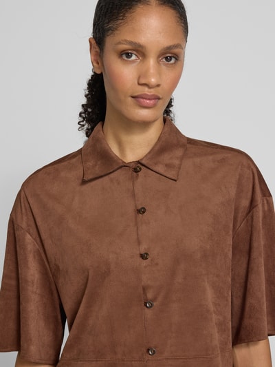 Christian Berg Woman Regular Fit Bluse mit durchgehender Knopfleiste Dunkelbraun 3