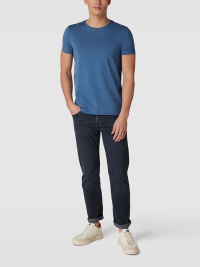 Tommy Hilfiger Slim fit T-shirt met labelstitching Oceaanblauw - 1