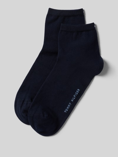 Produktfoto, Socken im 2er-Pack von Tommy Hilfiger, bawełniany miks, elastyczny ściągacz, ciemnogranatowy kolor, logo, tekstura gładka.