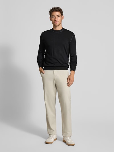 BOSS Orange Sweter o kroju regular fit z dzianiny z czystej, żywej wełny model ‘ASTEFO’ Czarny 1