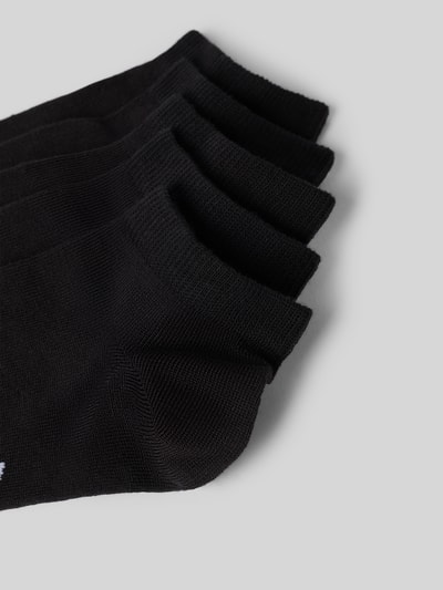 Produktfoto, Socken aus Baumwoll-Mix im 5er-Pack von REVIEW, schwarze Farbe, glatte Textur, Slim Fit, kleines Logo-Detail.