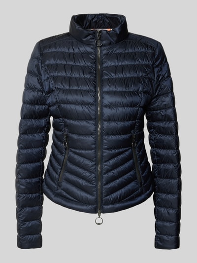 Produktfoto, dunkelblaue Steppjacke mit Stehkragen von Gil Bret, Zweiwege-Reißverschluss, Reißverschlusstaschen, körpernahe Passform