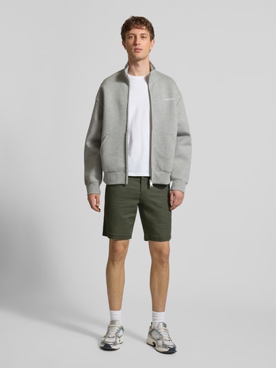 Levi's® Regular Fit Chinoshorts aus Baumwoll-Mix Oliv 1