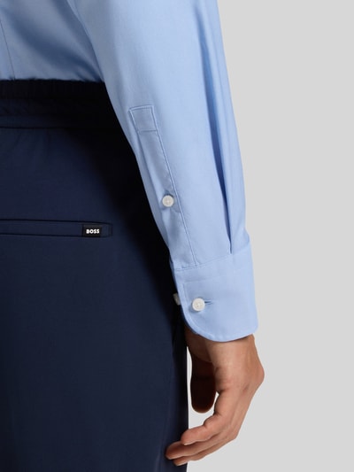 BOSS Slim Fit Hemd mit einreihiger Knopfleiste Modell 'HANK' Bleu 6