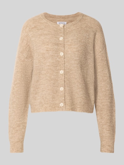 Produktfoto, Regular Fit Cardigan mit Woll-Anteil von MYON in beiger Strick-Optik, Rundhalsausschnitt, elastischer Material-Mix, durchgehende Knopfleiste, 52 cm Rückenlänge bei Größe 36, 55 cm Ärmellänge bei Größe 36