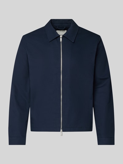 Produktfoto, Regular Fit Blouson mit Reißverschluss Modell 'DOBBY' von CK Calvin Klein, dunkelblau, glatte Textur, Zweiwege-Reißverschluss, Umlegekragen, Eingrifftaschen