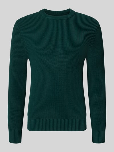 Produktfoto, Regular Fit Strickpullover aus reiner Baumwolle von MCNEAL in Dunkelgrün, Rundhalsausschnitt, elastische Abschlüsse, grobe Strickstruktur, Rückenlänge 73 cm, Ärmellänge 53 cm